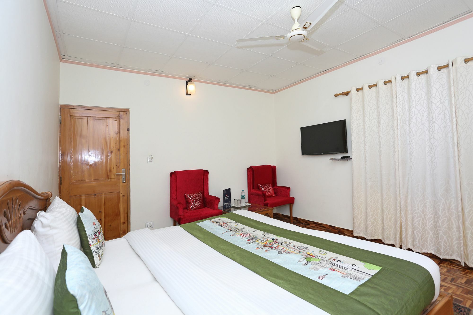 Oyo 7138 Acharya Cottage Манали Экстерьер фото